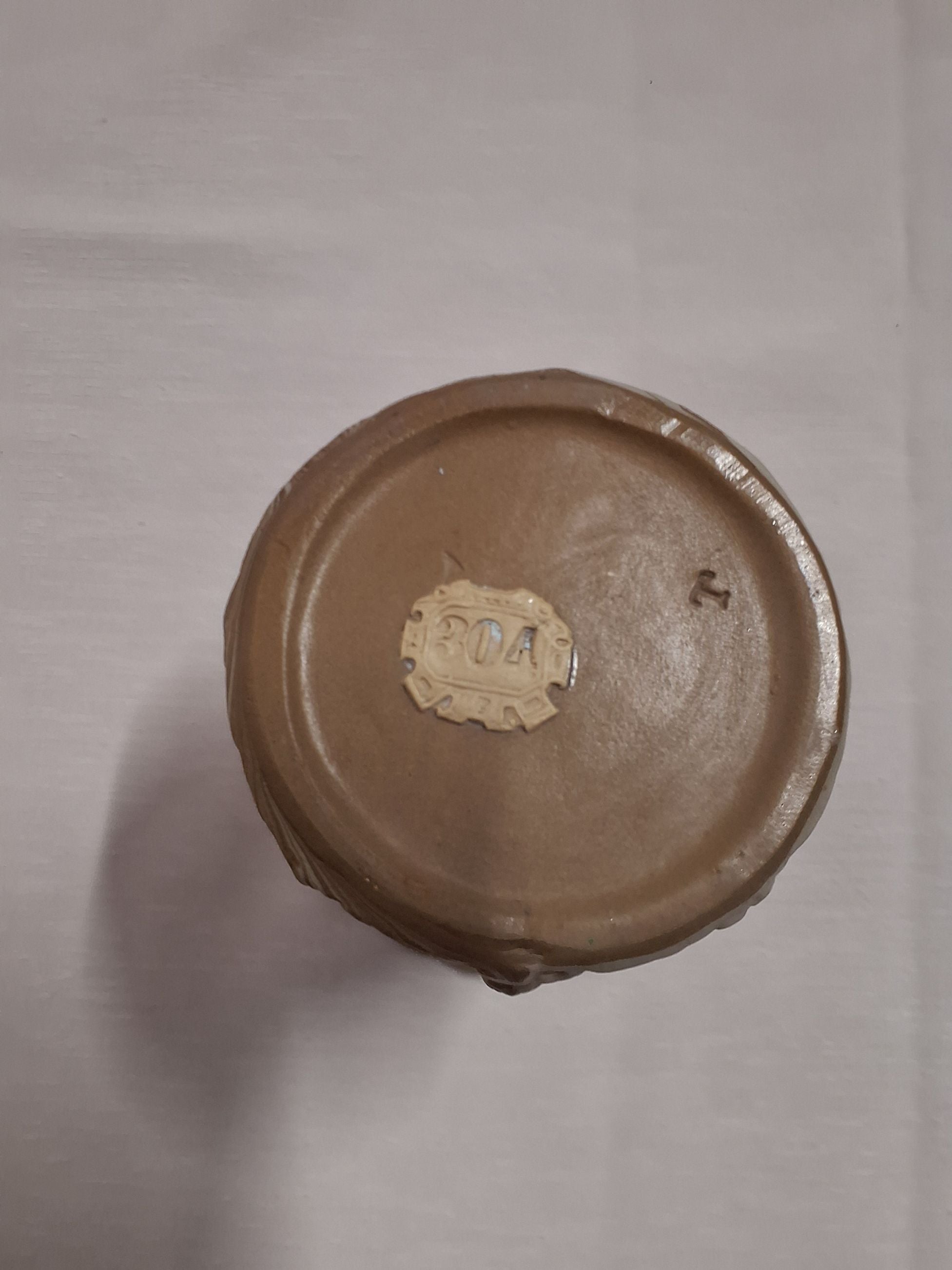 En vase med sølvudsmykning villeroy og boch